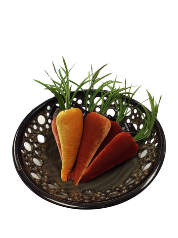 GOLDEN VELVET CARROT WITH HAND CUT FEATHER LEAVES