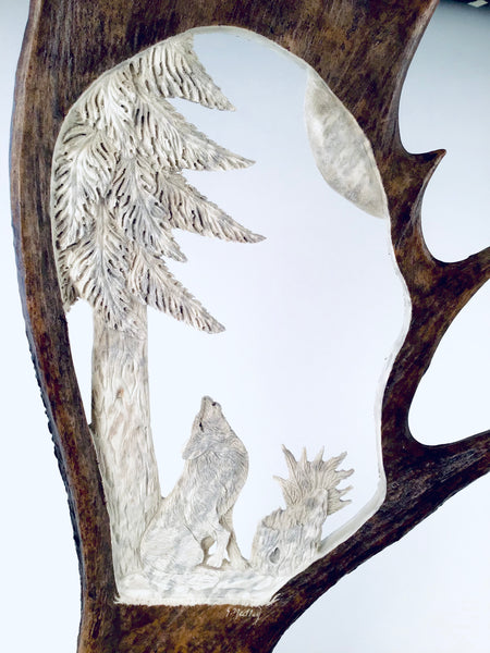 MIDNIGHT VOICE HOWLING WOLF STANDING ANTLER CARVING