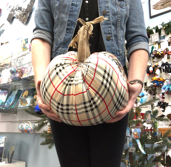 PLAID JUMBO PUMPKIN