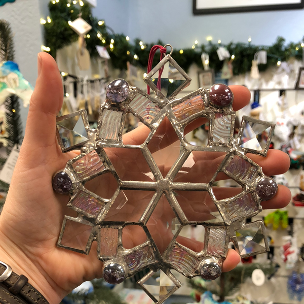 BEVELED SNOWFLAKE MEDIUM CLEAR W/ IRRIDSECENT ACCENTS