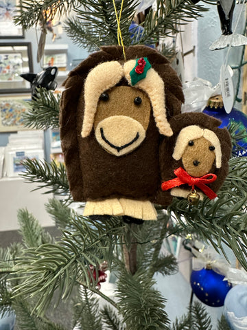 MUSK OX WITH BABY ORNAMENT