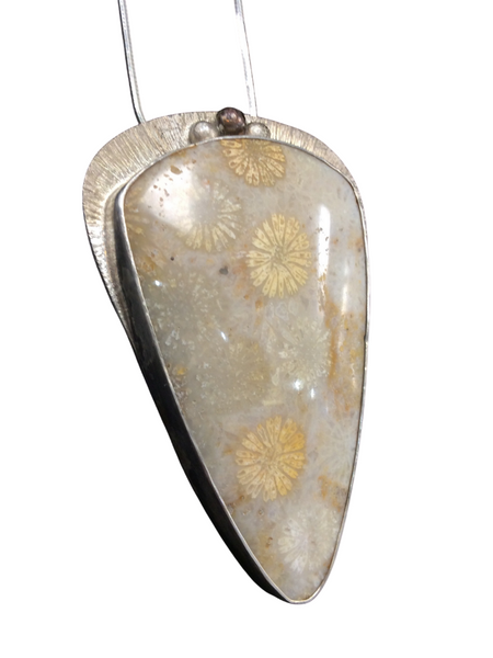 FOSSILIZED CORAL WITH GOLD ACCENT PENDANT