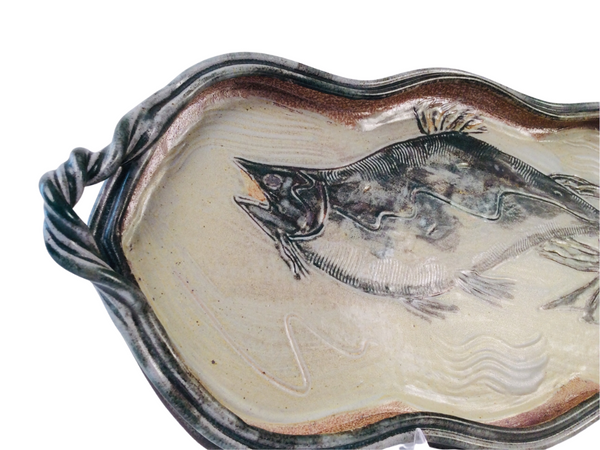 MEDIUM TRAY WITH FISH, JADE & WHITE