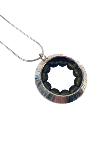 GREEN AGATE WHEEL NECKLACE