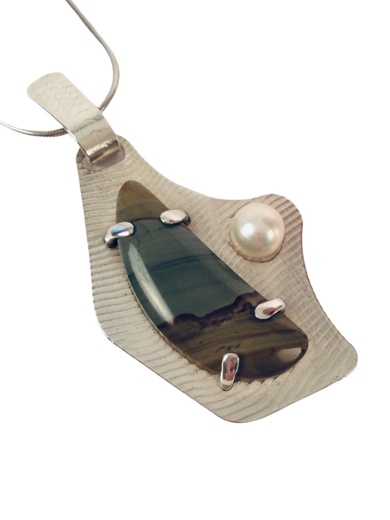 PICTURE JASPER WITH PEARL PENDANT