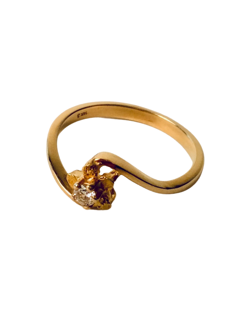 RING FLOWER WITH DIAMOND