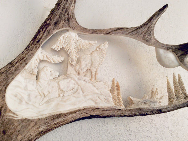 THE VANTAGE POINT HANGING ANTLER CARVING