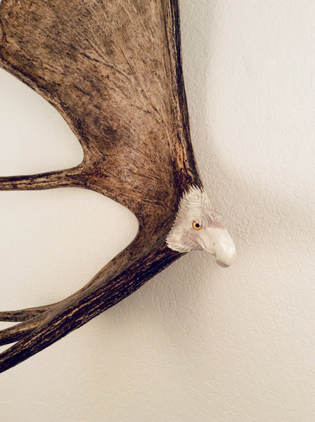 XL SOARING EAGLE HANGING ANTLER CARVING