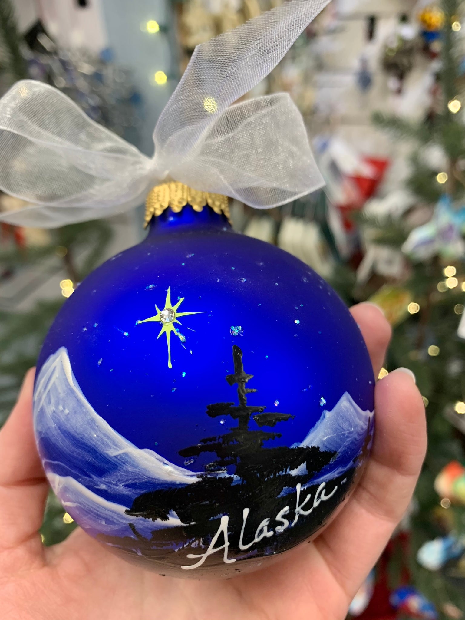 SILENT NIGHT ORNAMENT WITH ALASKA