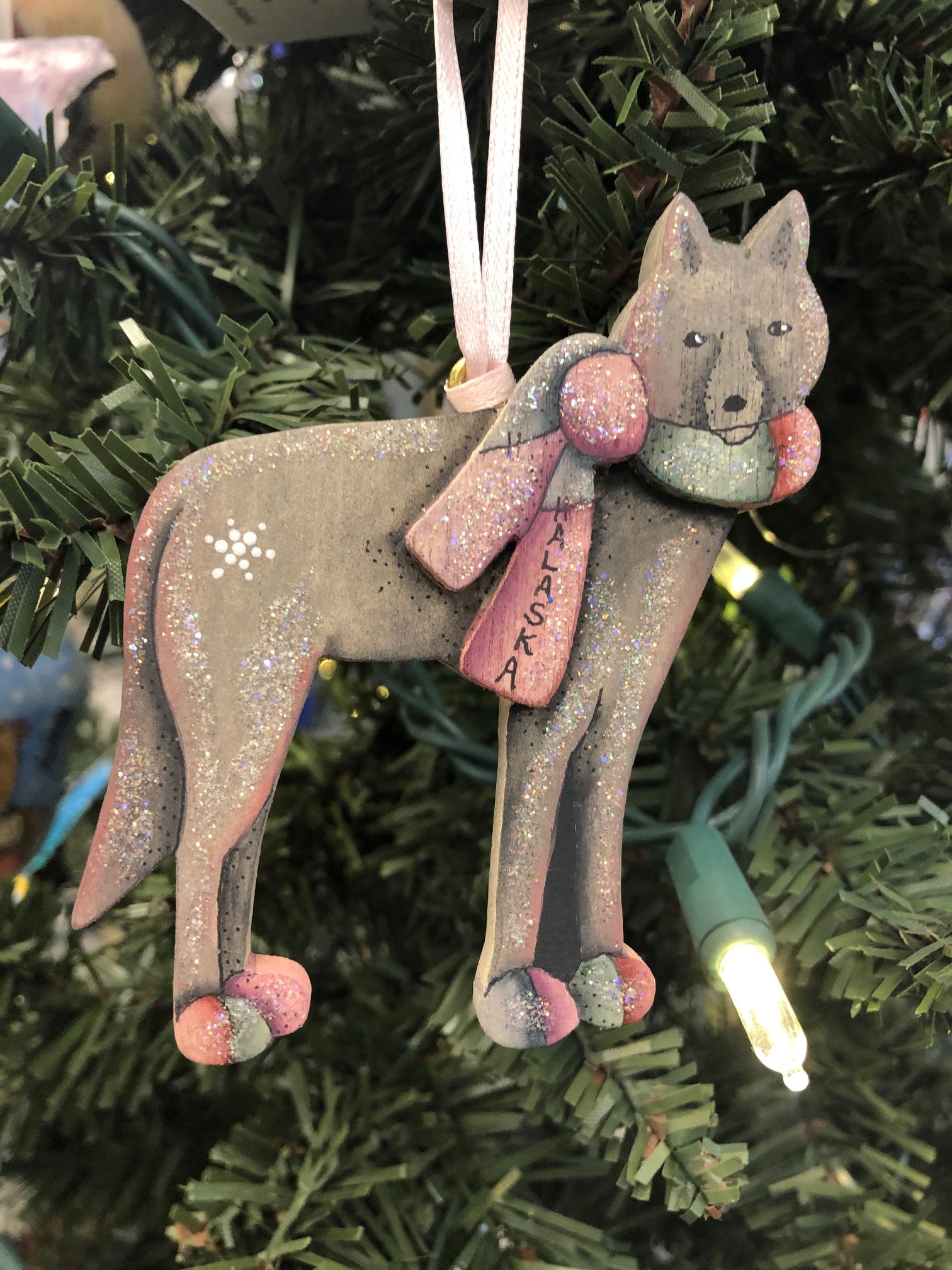 WOLF ORNAMENT