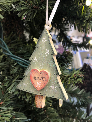 TREE WITH ALASKA HEART ORNAMENT