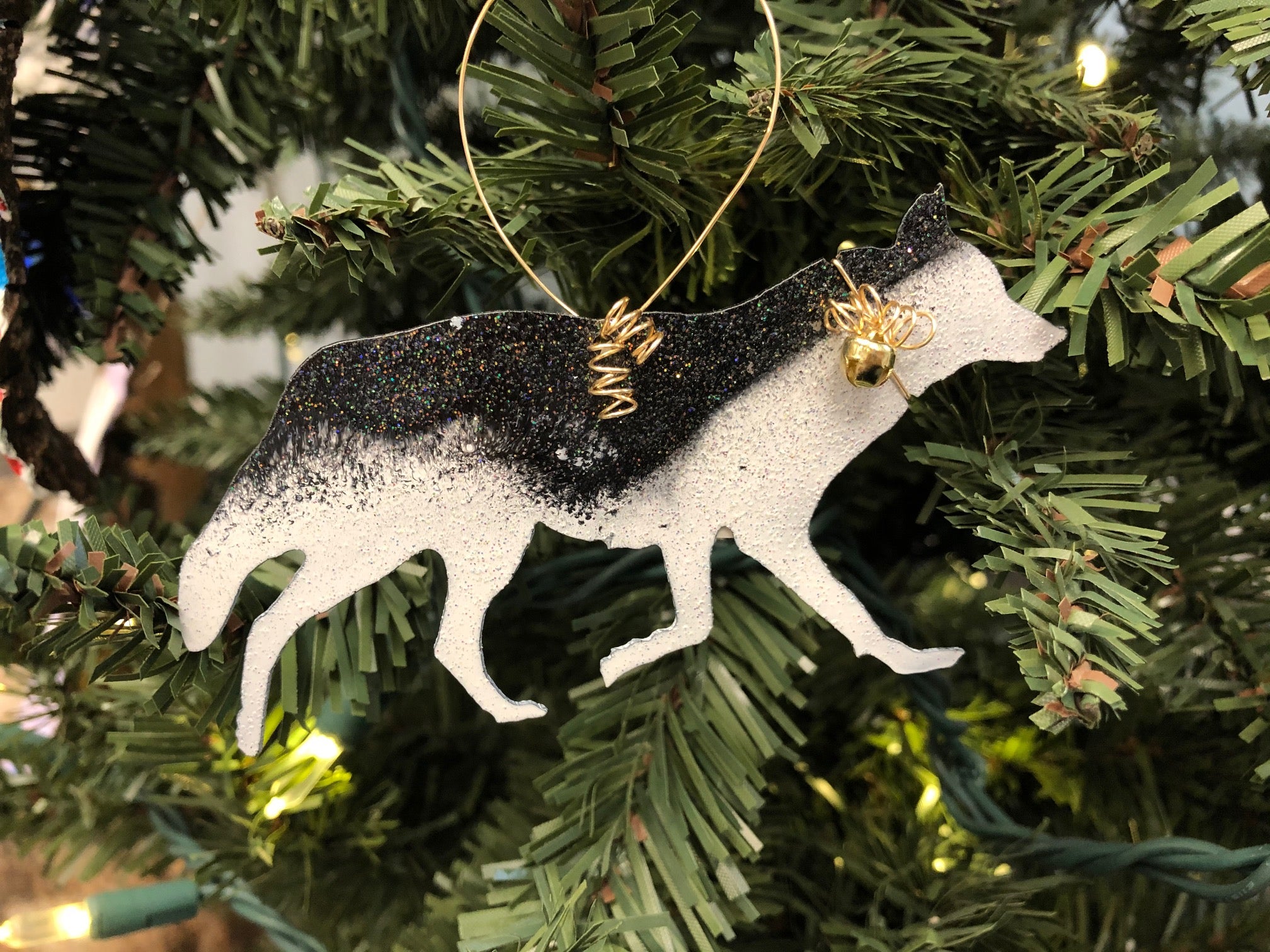 CHRISTMAS HUSKY ORNAMENT