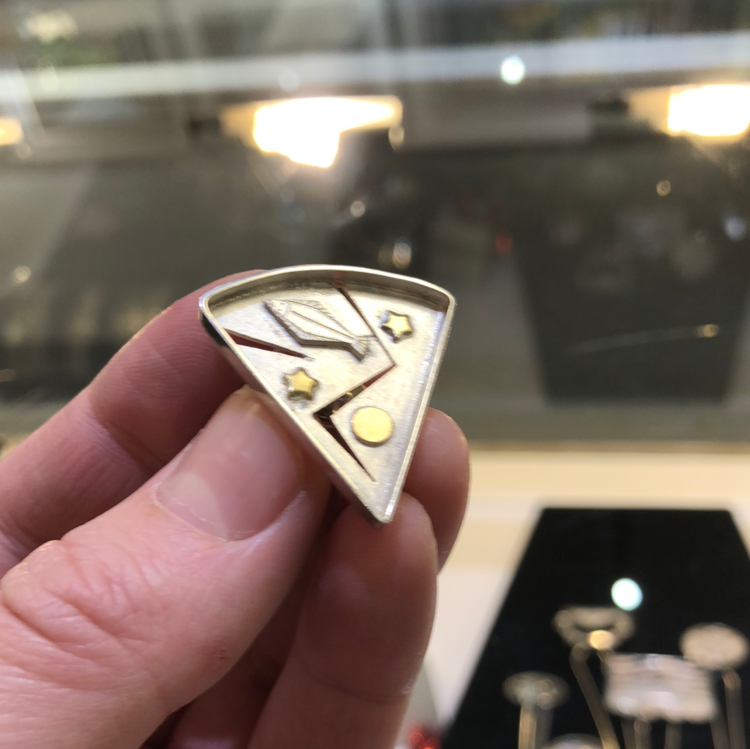 HALIBUT TRIANGLE TIE TACK PIN WITH 14K GOLD