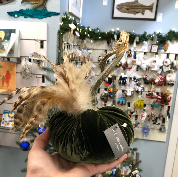 MOSS VELVET PUMPKIN WITH FEATHER PLUME 5"