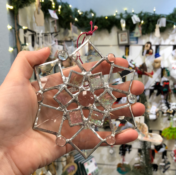 SMALL BEVELED SNOWFLAKE CLEAR CENTER W/ IRRIDESCENT ACCENTS